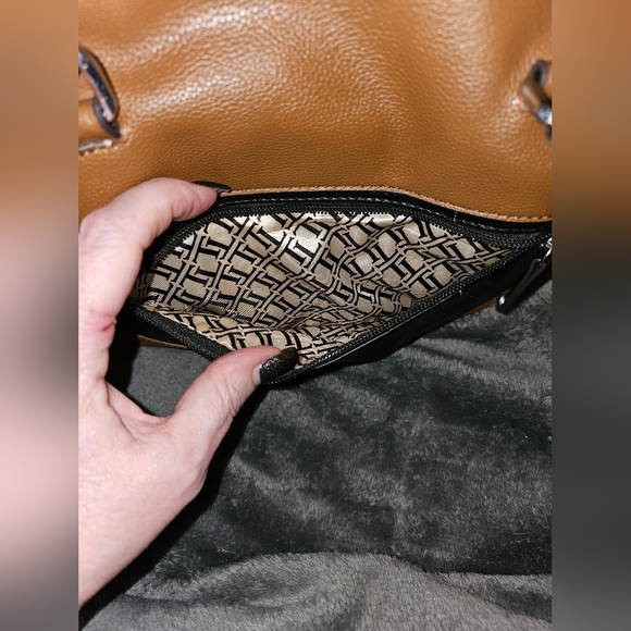 Tiganello GUC leather satchel in Cognac and Black - Picture 7 of 13